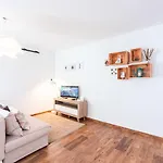 Apartman Namana *
